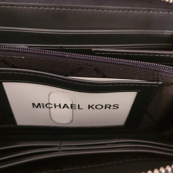 Michael Kors New York EST. 1981 NWOT Blue Large Leather Wallet - Picture 8 of 15